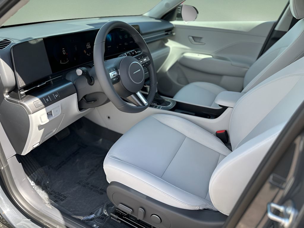 Used 2025 Hyundai Kona SEL image 21