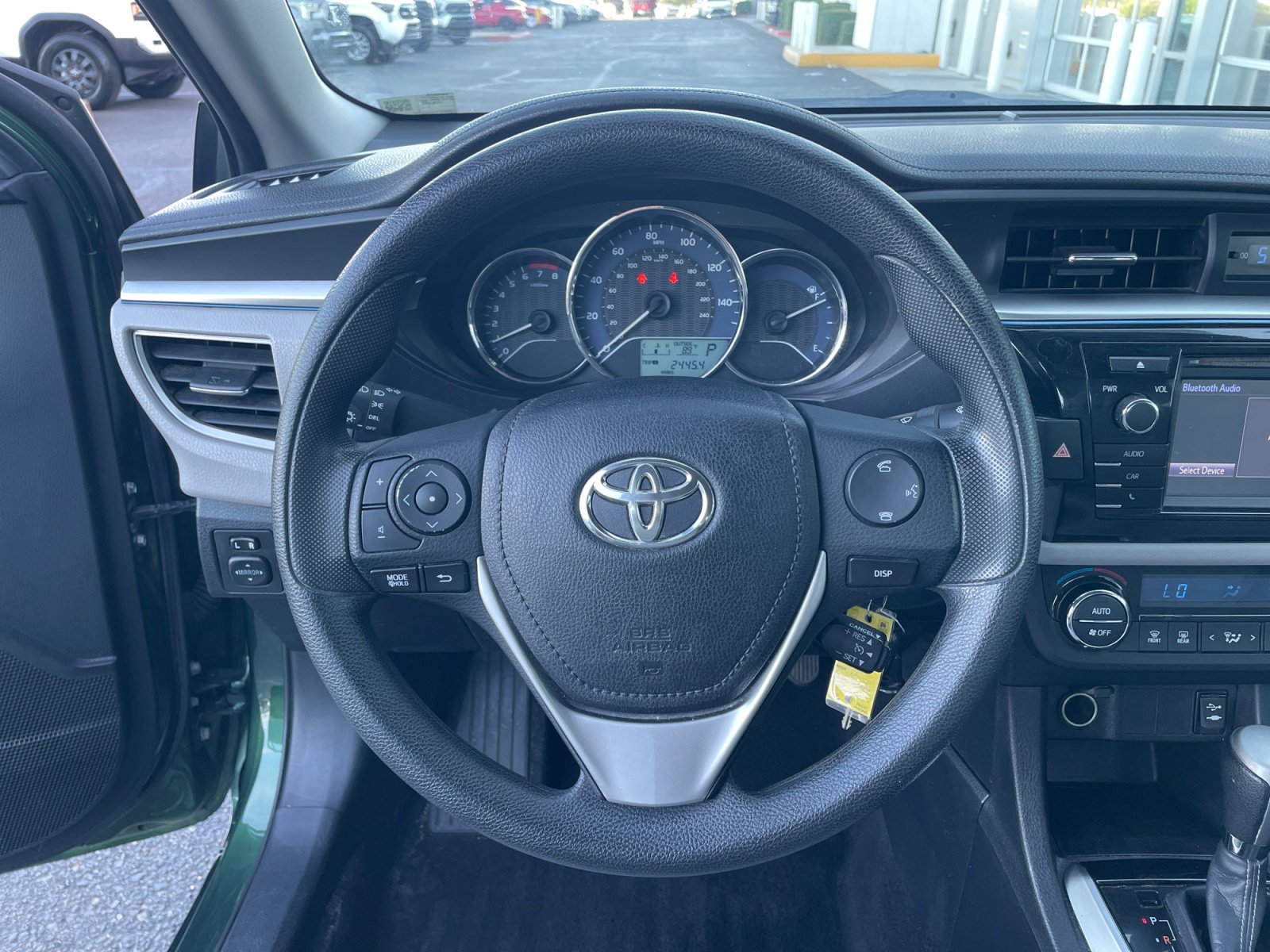 Used 2016 Toyota Corolla LE FWD image 9