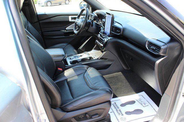 Used 2021 Ford Explorer ST w/ ST Street Pack image 16