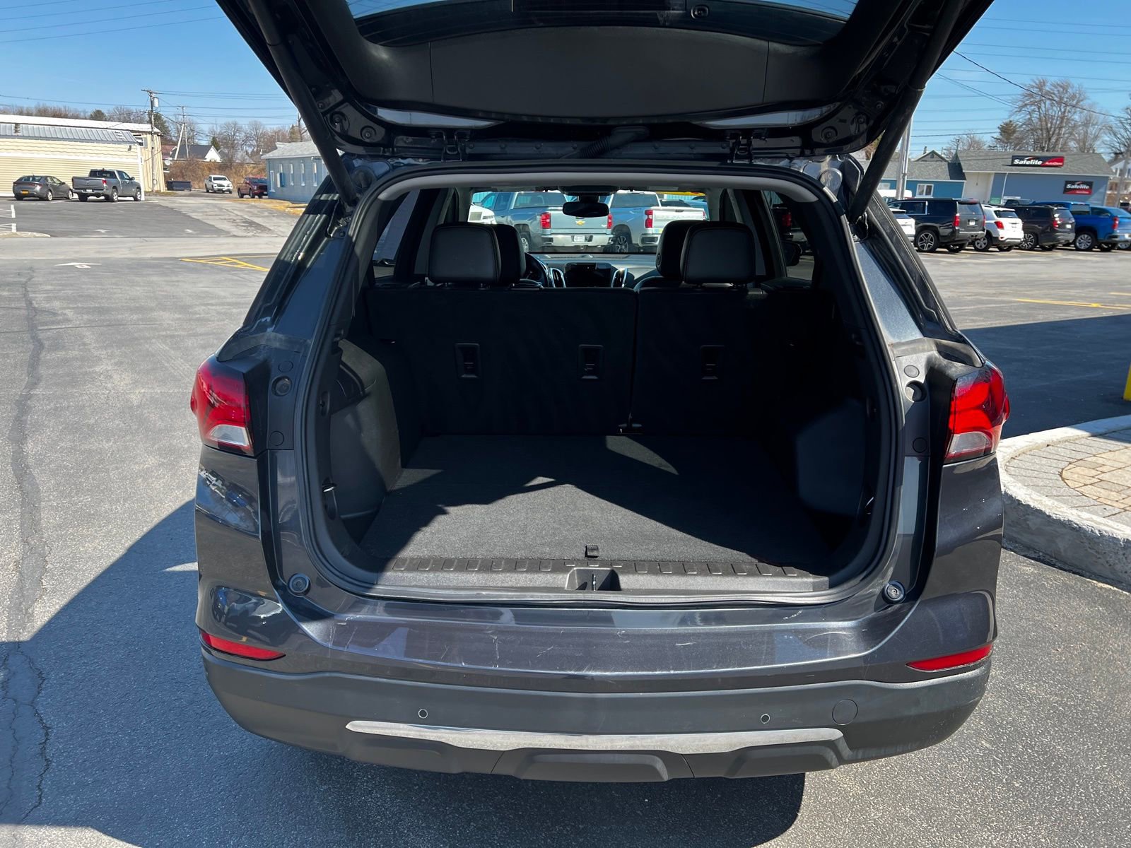 Used 2022 Chevrolet Equinox Premier image 5