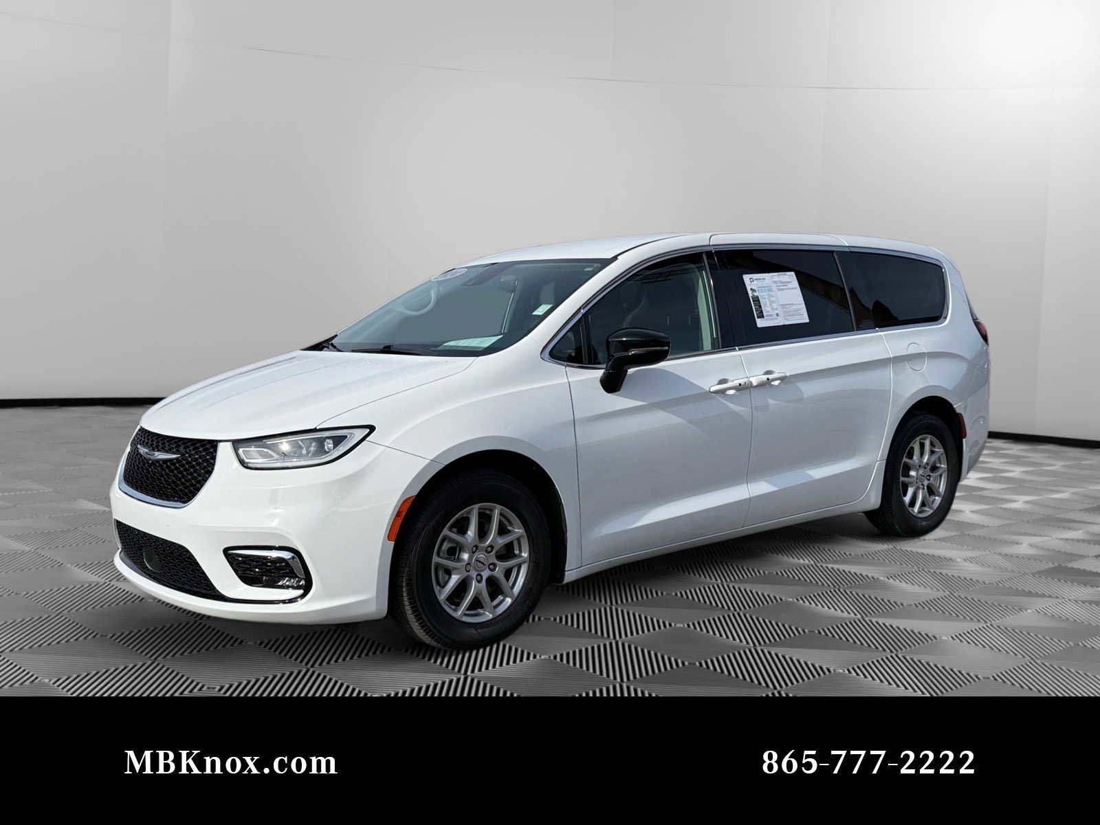 Used 2024 Chrysler Pacifica Touring-L