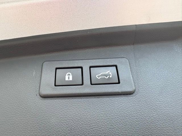 Used 2023 Subaru Outback Premium AWD/4WD image 30