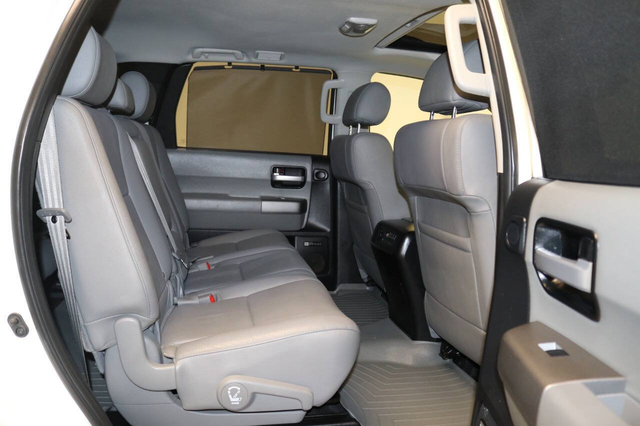 Used 2017 Toyota Sequoia Limited w/ Safety & Convenience Package AWD/4WD image 18