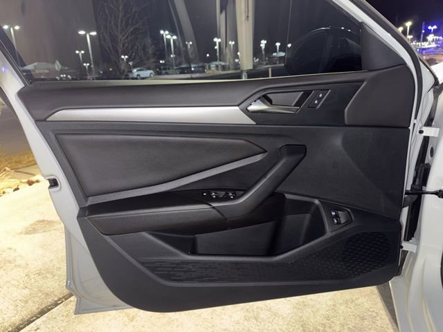 Used 2024 Volkswagen Jetta Sport image 21