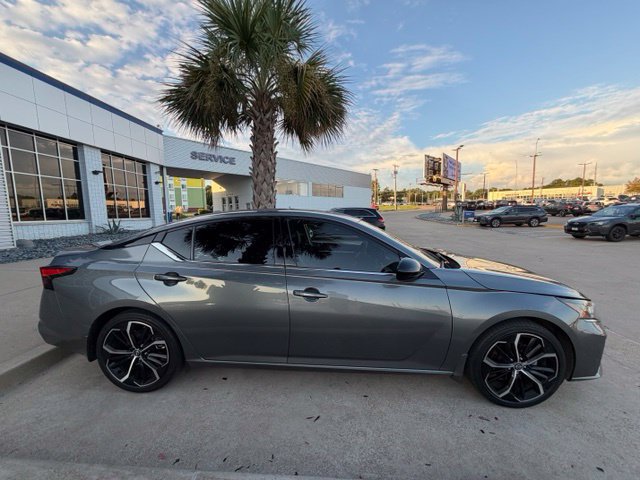 Used 2024 Nissan Altima 2.5 SR w/ SR Premium Package FWD image 19