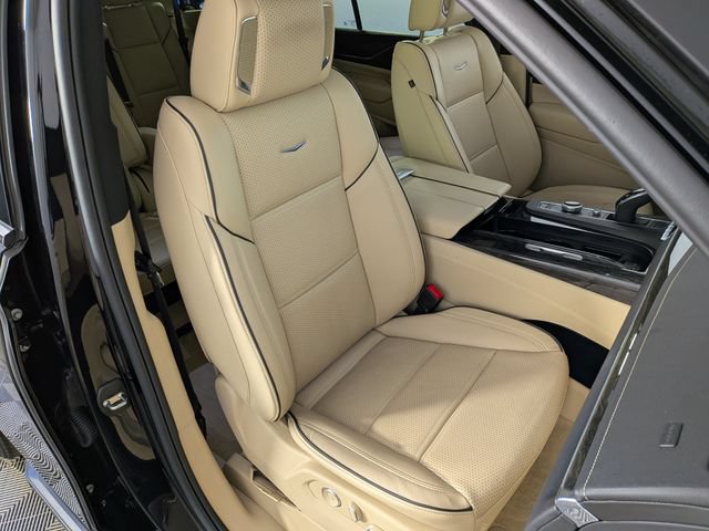 Certified 2024 Cadillac Escalade Premium Luxury AWD/4WD image 34