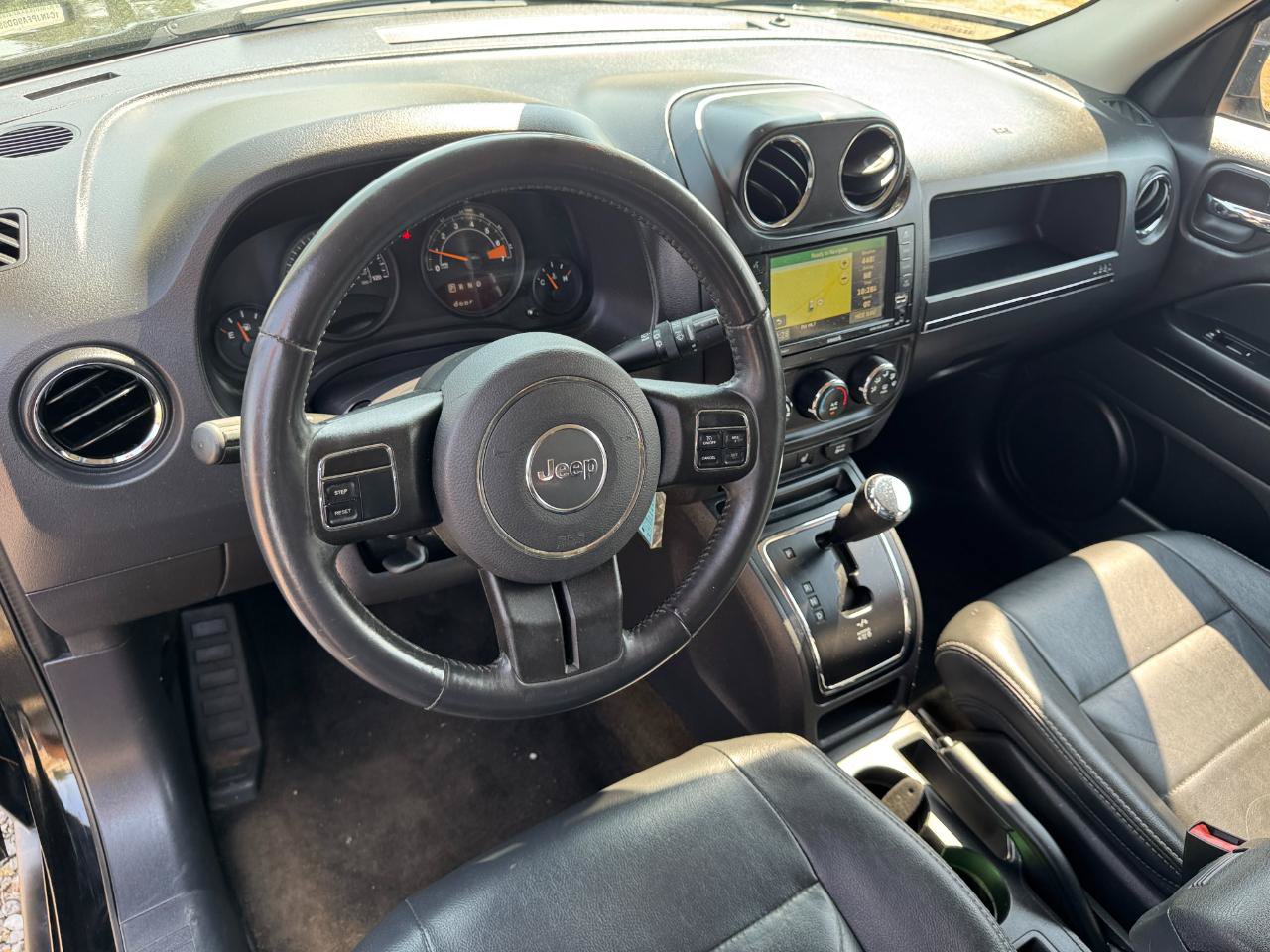 Used 2016 Jeep Patriot High Altitude FWD image 21