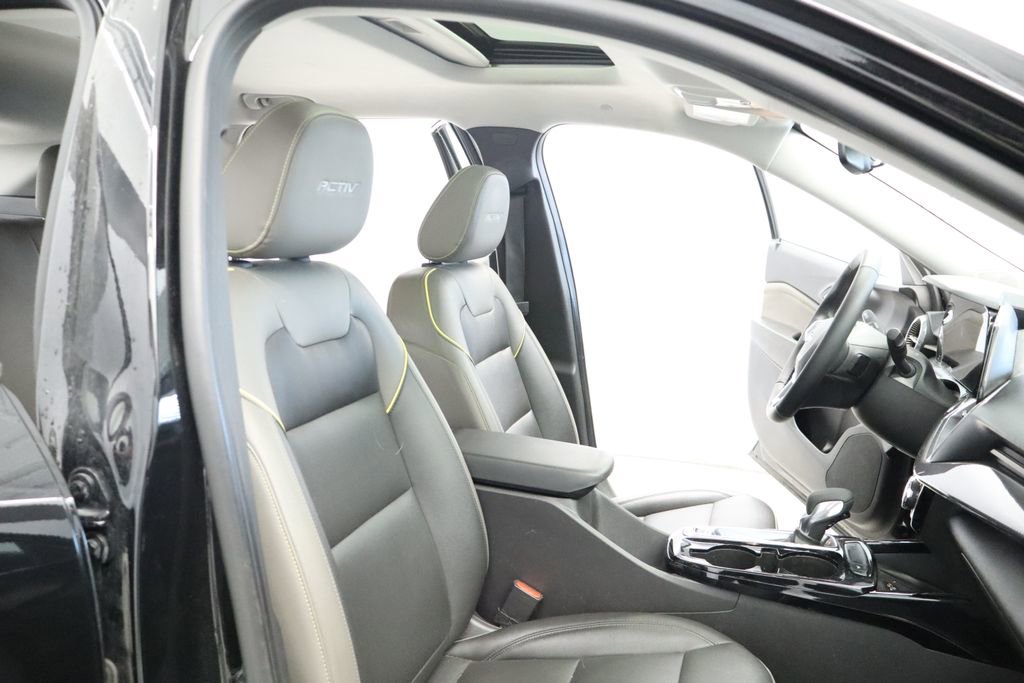 Used 2024 Chevrolet Trax ACTIV w/ Sunroof Package image 30
