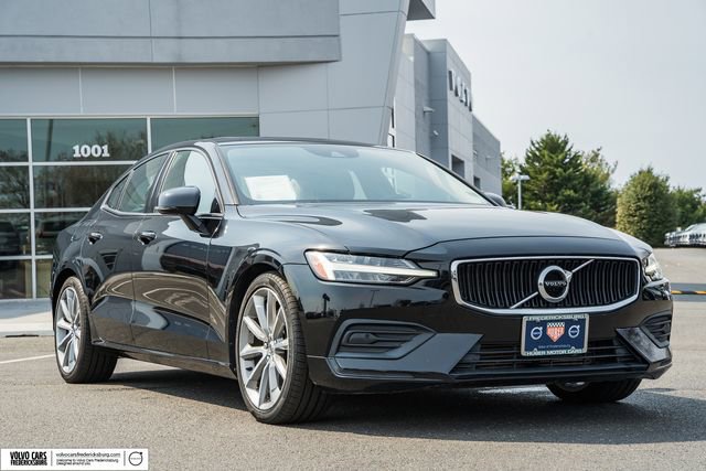 Used 2020 Volvo S60 T6 Momentum image 1