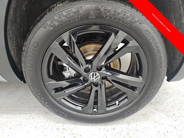 Used 2025 Volkswagen Atlas Cross Sport SEL R-Line image 10