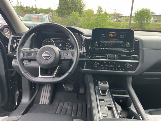 Used 2025 Nissan Pathfinder SV image 11