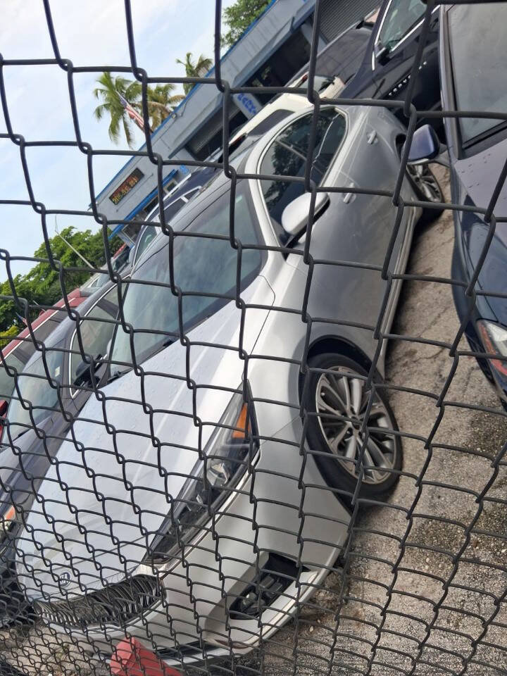Used 2017 Kia Cadenza Technology FWD image 2