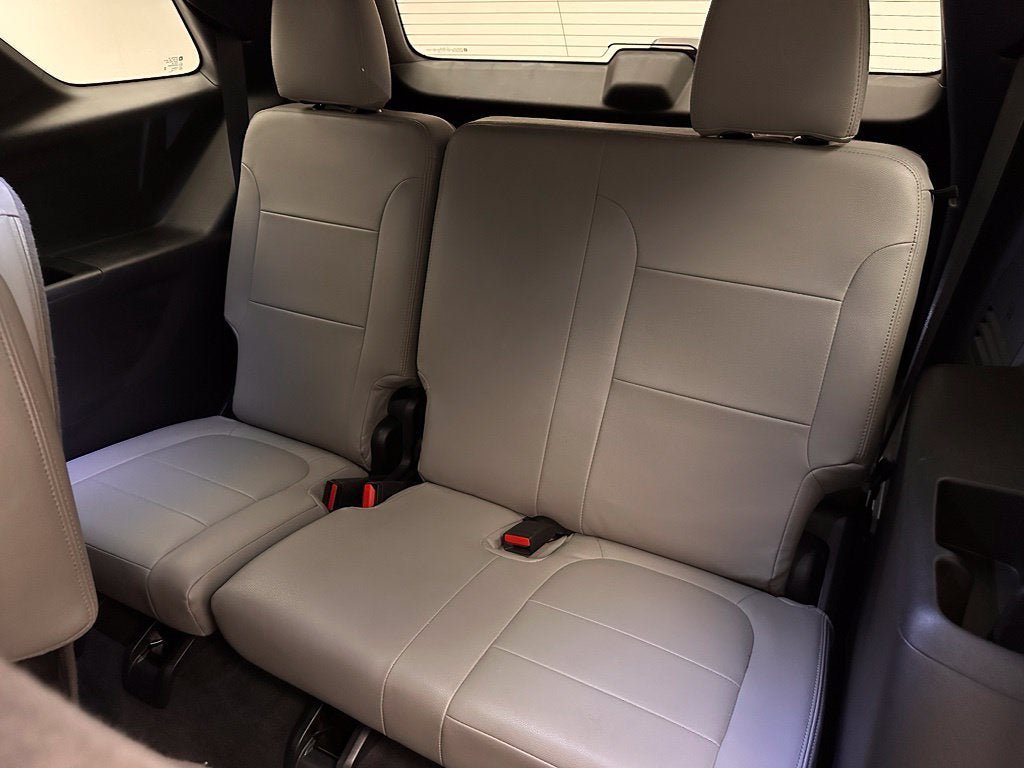 Used 2023 Chevrolet Traverse LT AWD/4WD image 19