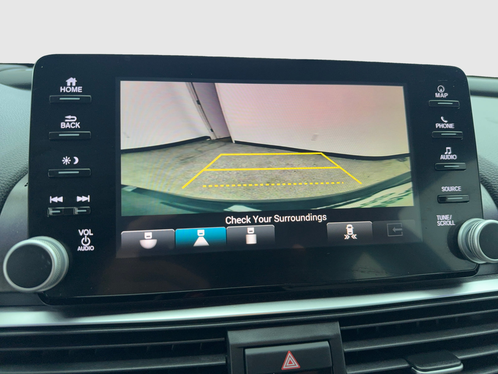 Used 2018 Honda Accord Touring image 17