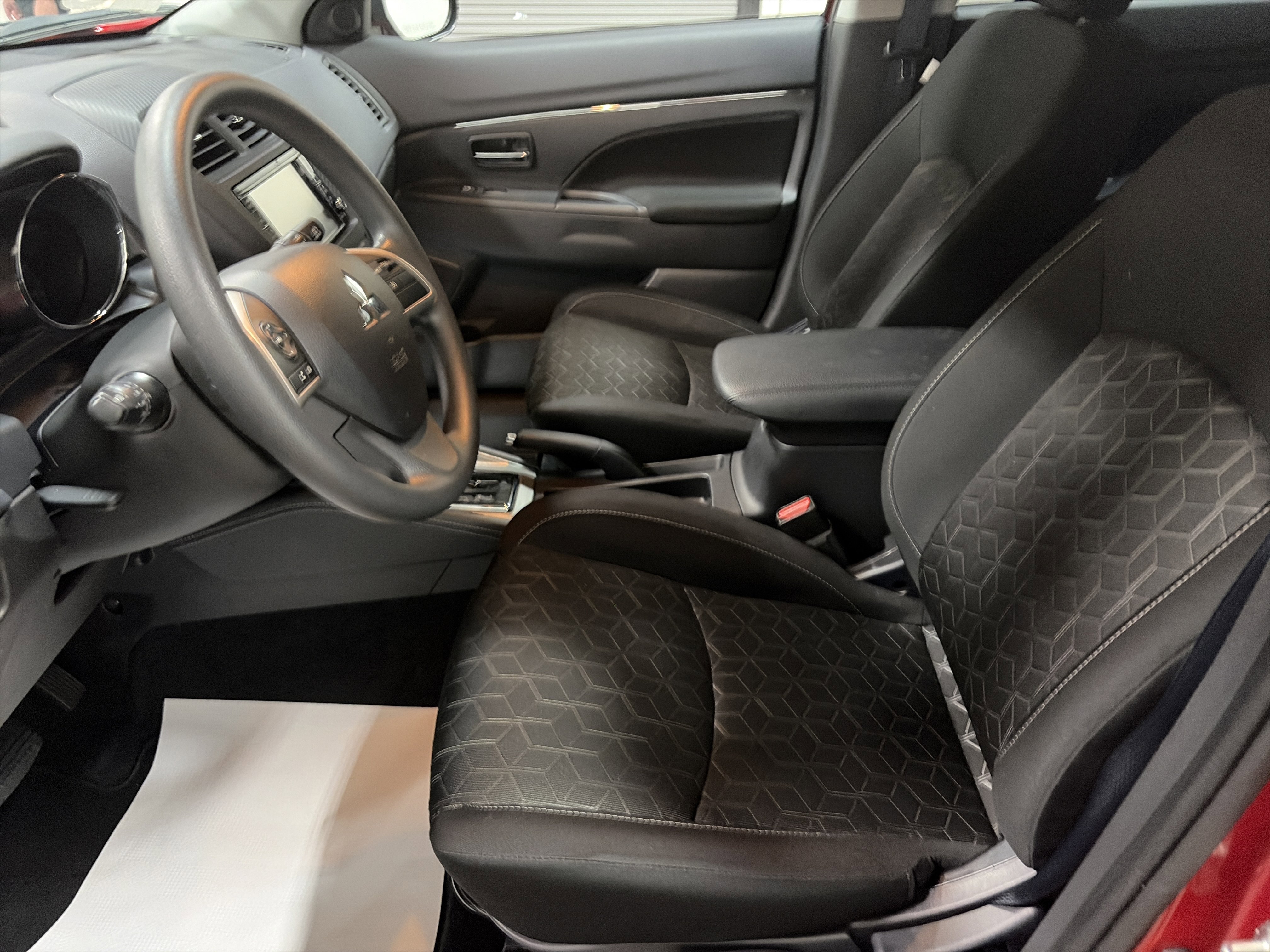 Used 2025 Mitsubishi Outlander Sport ES image 12