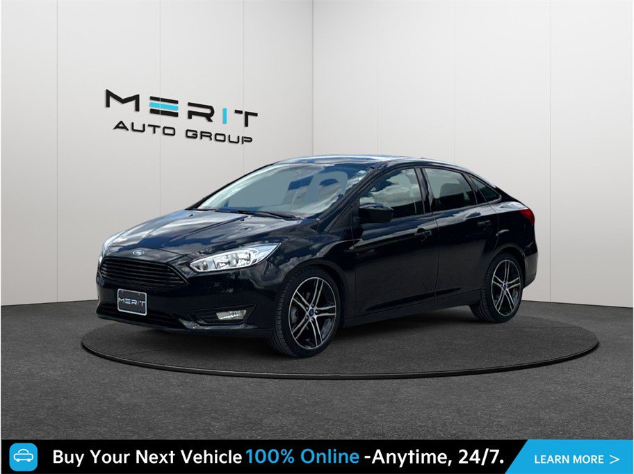 Used 2018 Ford Focus SE w/ SE Appearance Package FWD image 4