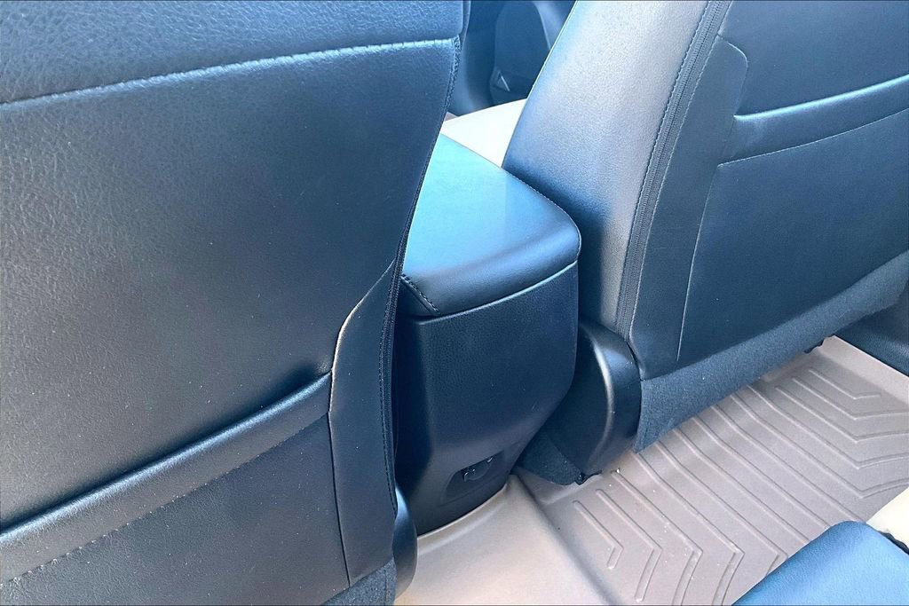 Used 2016 Toyota RAV4 Limited image 10