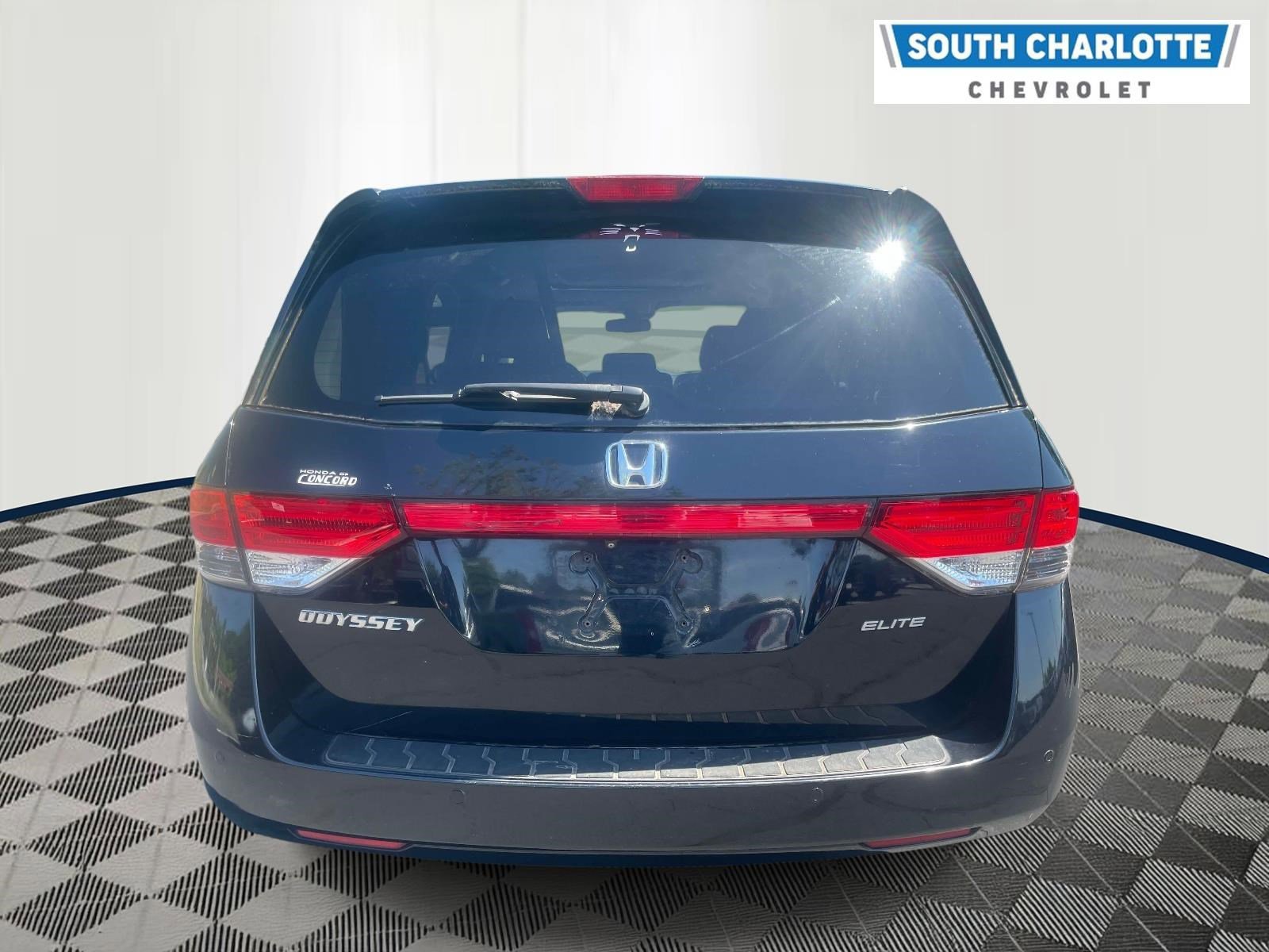 Used 2014 Honda Odyssey Touring Elite image 5