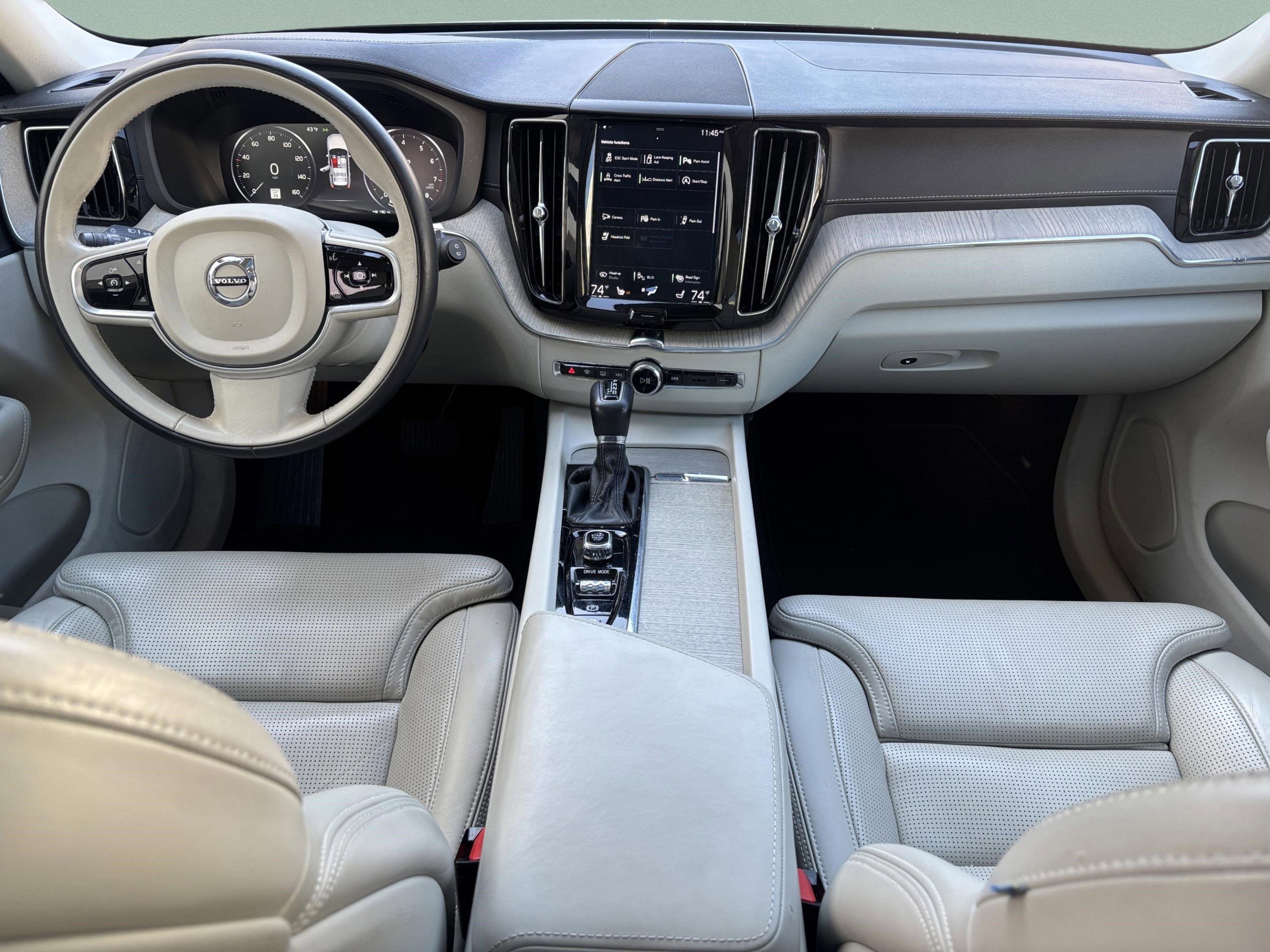 Used 2018 Volvo XC60 T6 Inscription w/ Luxury Seat Package image 8