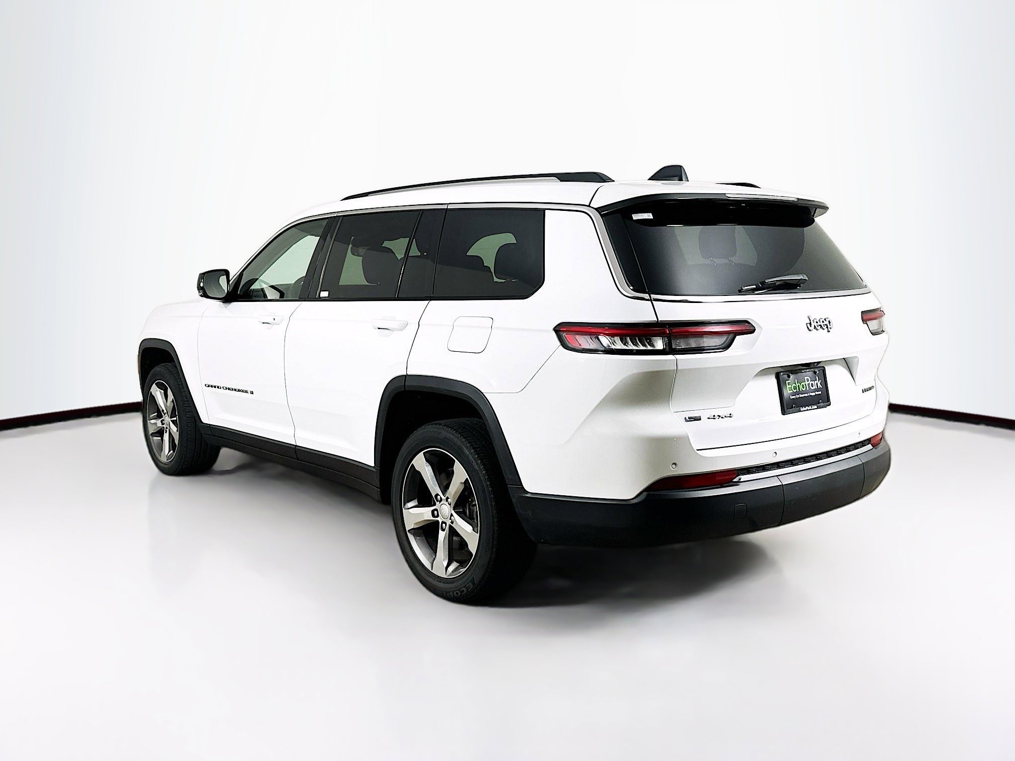 Used 2022 Jeep Grand Cherokee L Limited AWD/4WD image 5