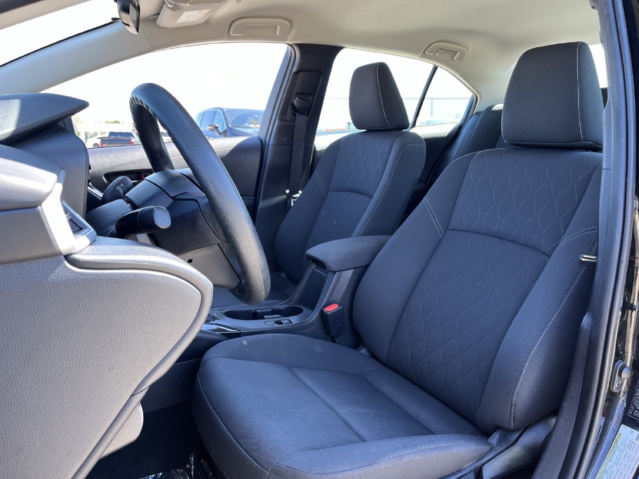 Used 2025 Toyota Corolla LE FWD image 22