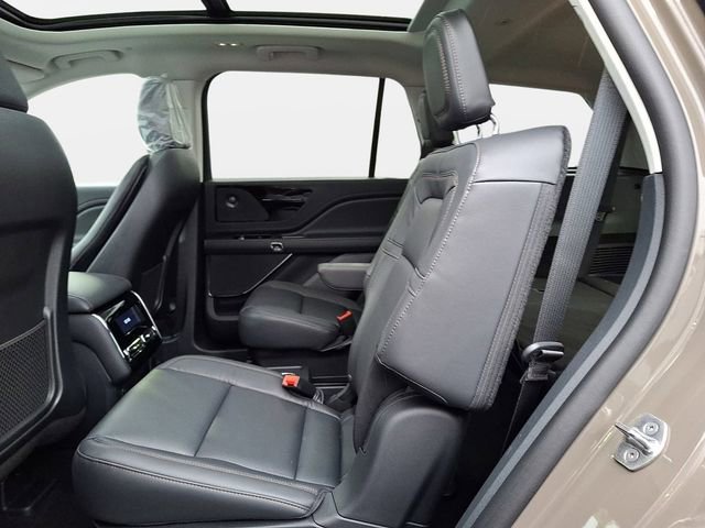 New 2026 Lincoln Aviator Reserve image 9