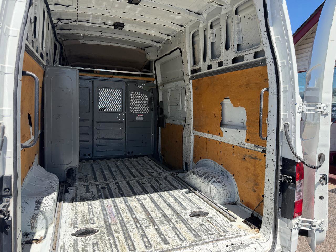 Used 2016 Nissan NV 2500 SV RWD image 24