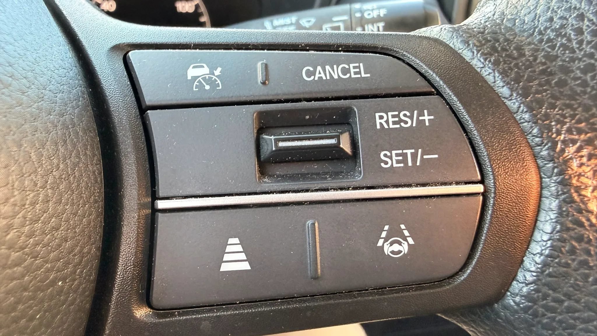 Used 2025 Honda HR-V LX image 19