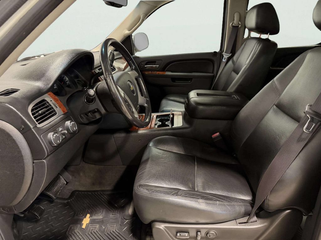 Used 2012 Chevrolet Avalanche LTZ AWD/4WD image 13