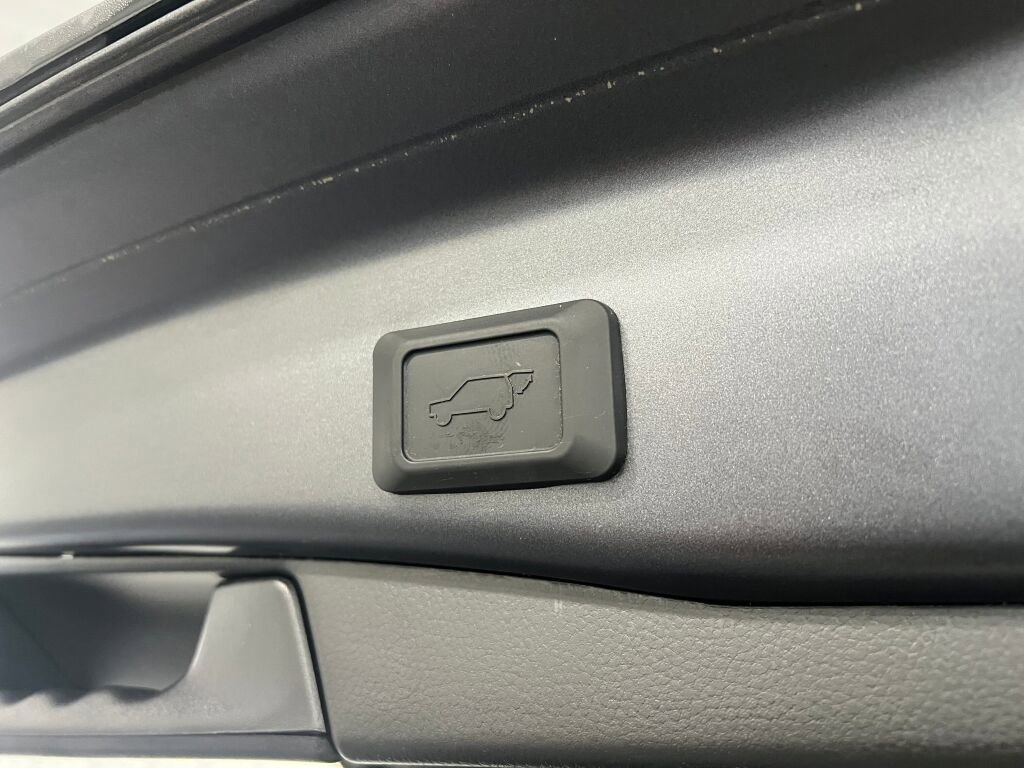 Used 2024 Toyota RAV4 XLE image 17