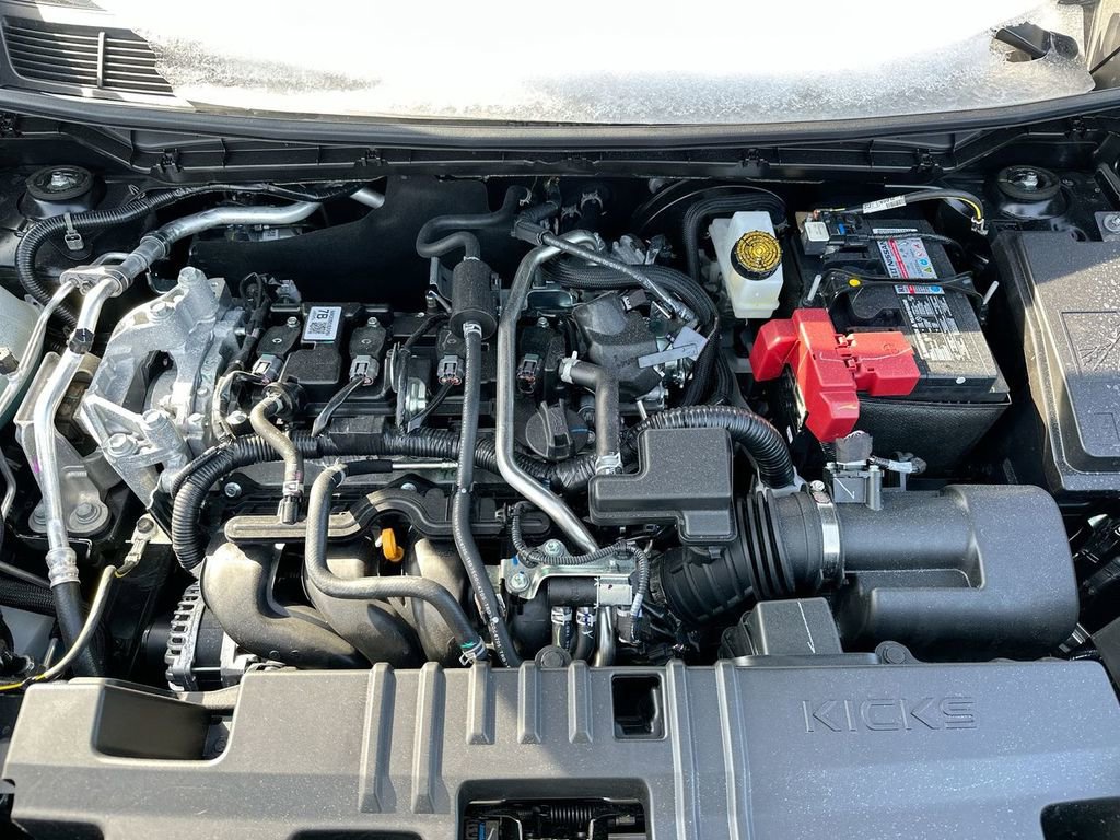 Certified 2025 Nissan Kicks SR image 36