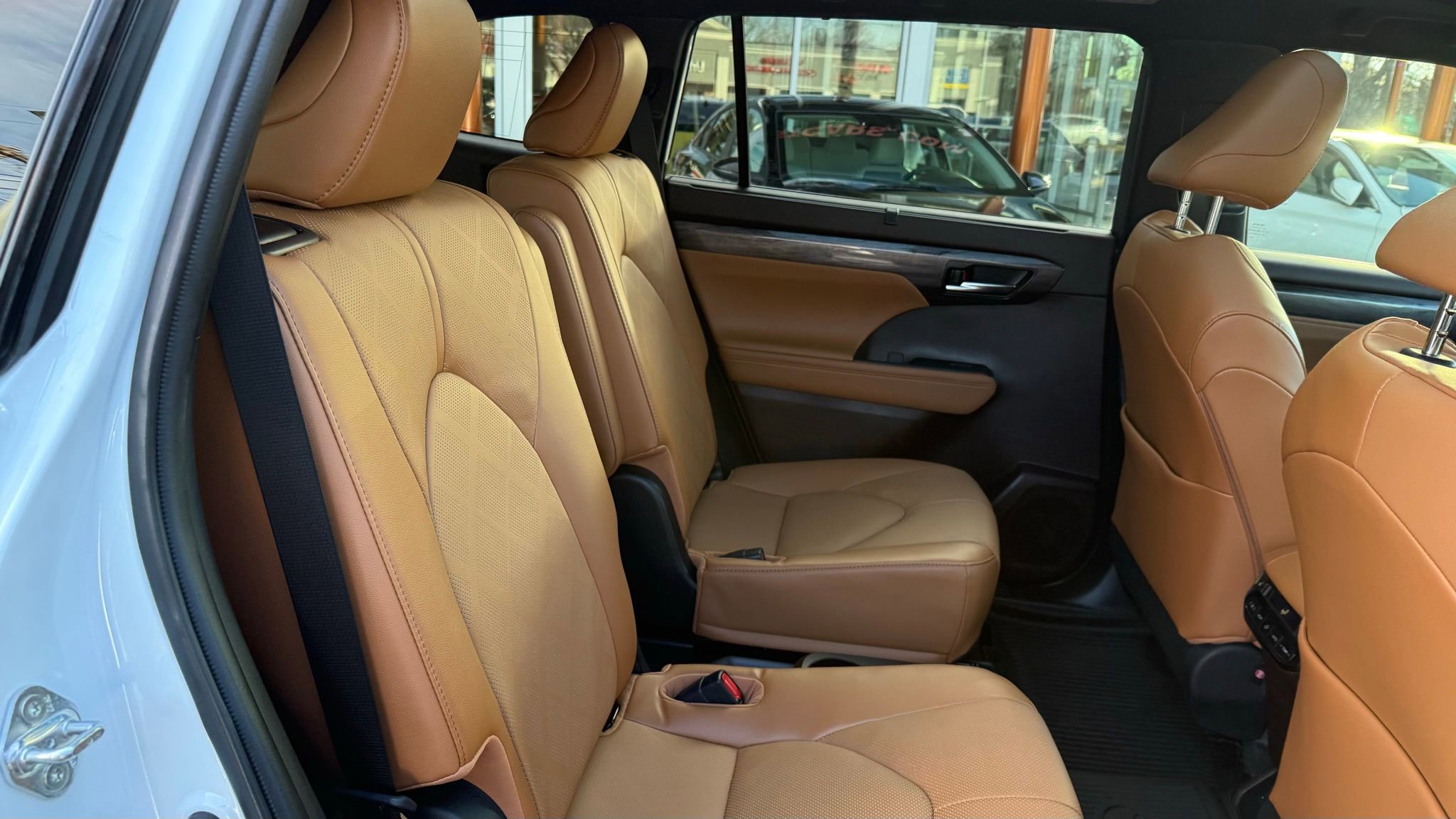 Used 2022 Toyota Highlander Platinum image 29