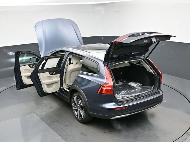 New 2026 Volvo V60 B5 Cross Country Plus w/ Protection Package Premier image 42