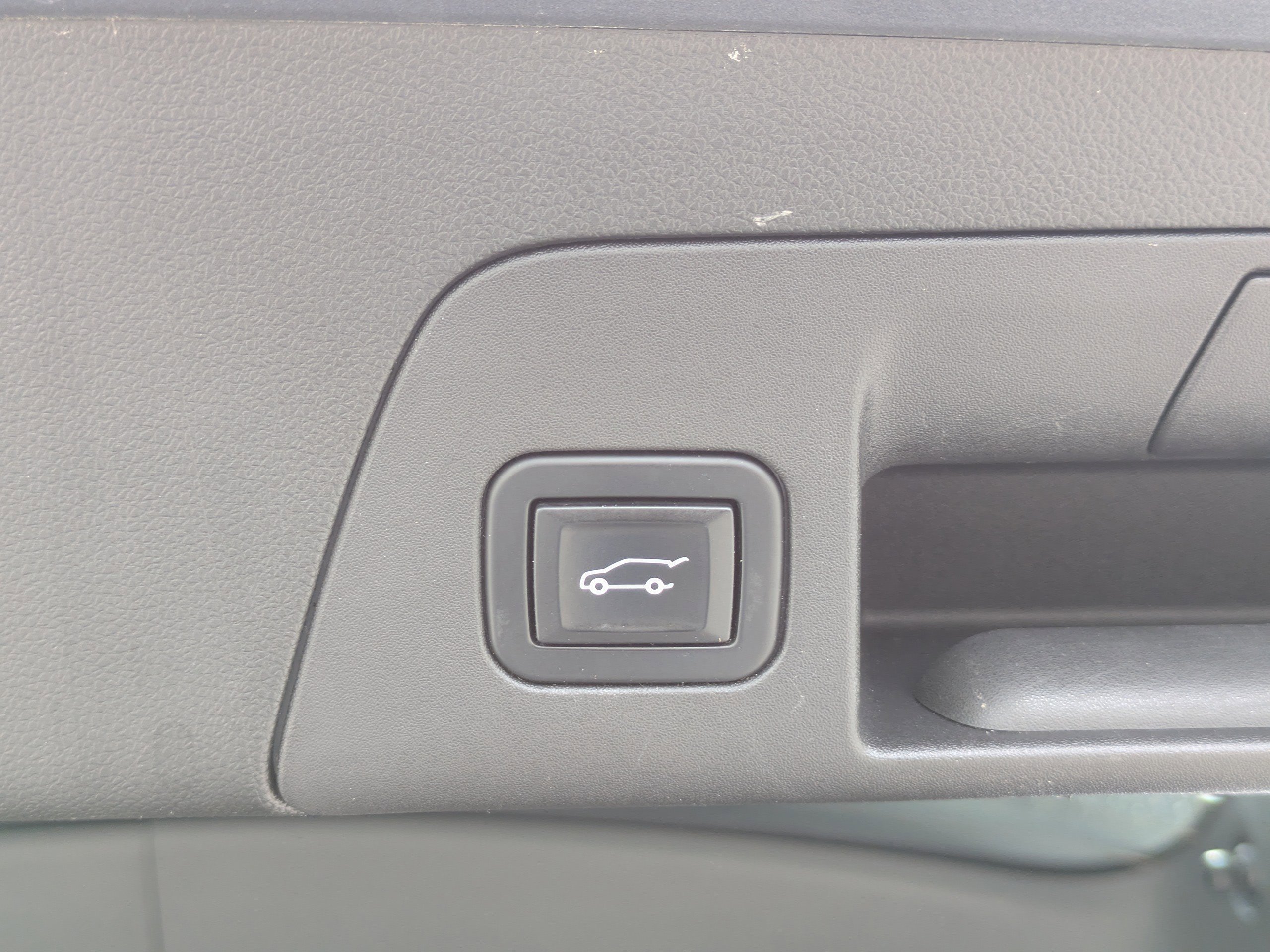 Used 2022 Buick Envision Essence w/ Technology Package I image 14