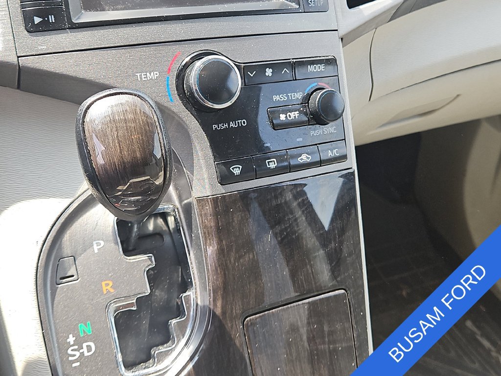 Used 2013 Toyota Venza LE FWD image 24