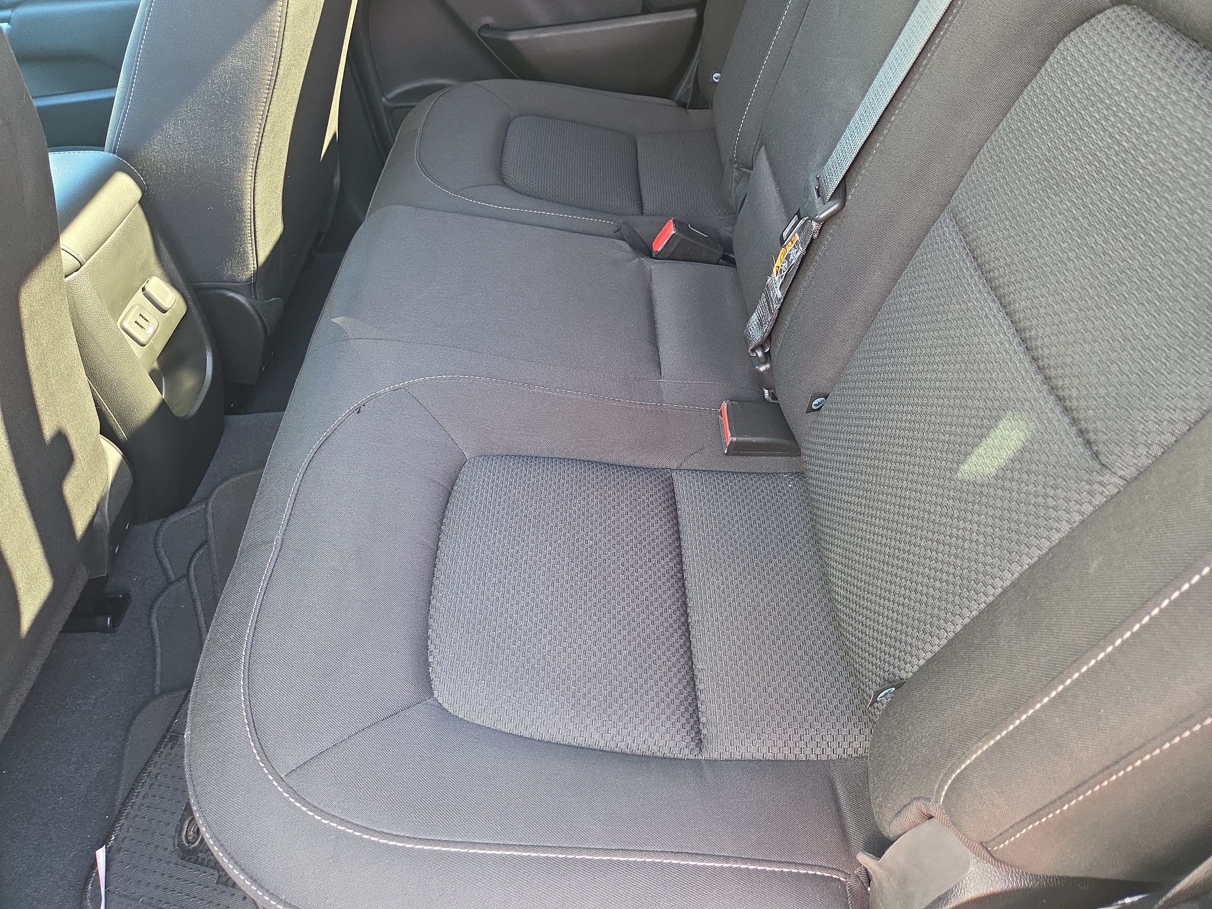Used 2022 Chevrolet Colorado LT w/ Safety Package AWD/4WD image 23