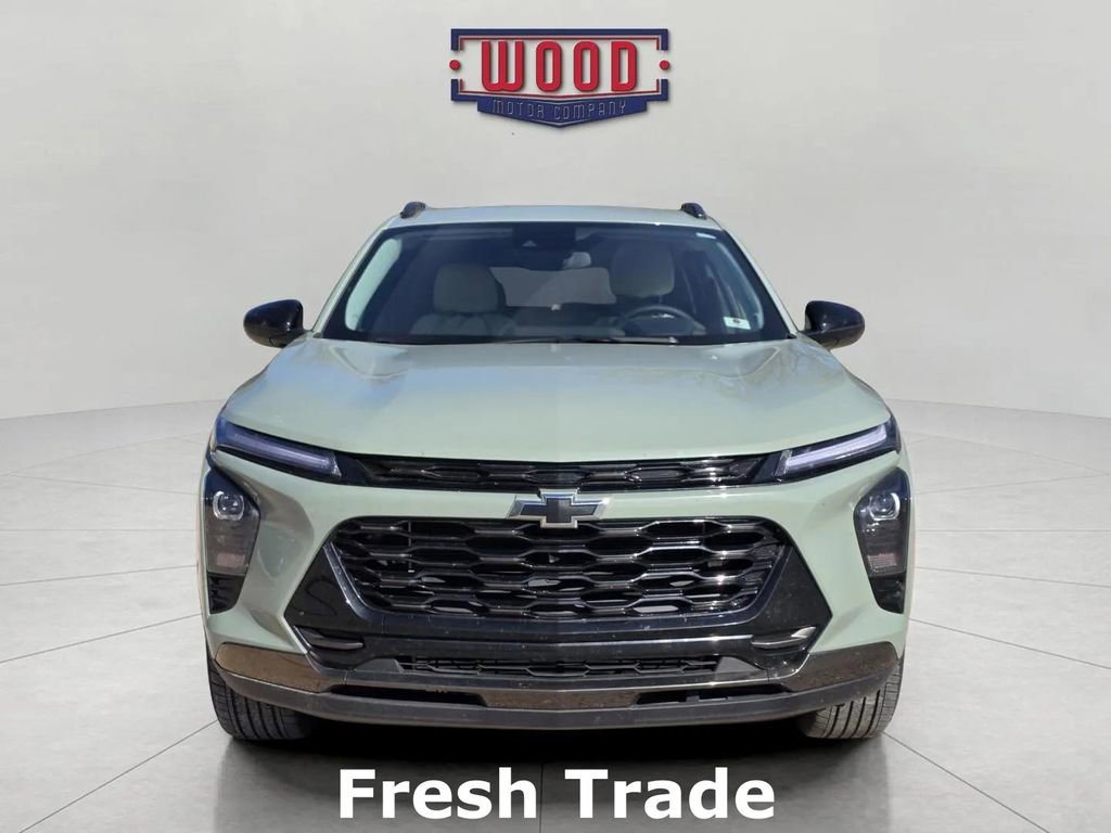 Used 2025 Chevrolet Trax ACTIV w/ Driver Confidence Package image 2