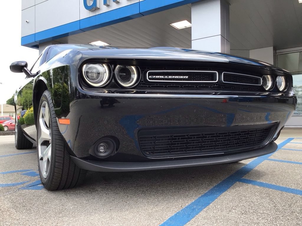 Used 2015 Dodge Challenger SXT Plus w/ Driver Convenience Group RWD image 45