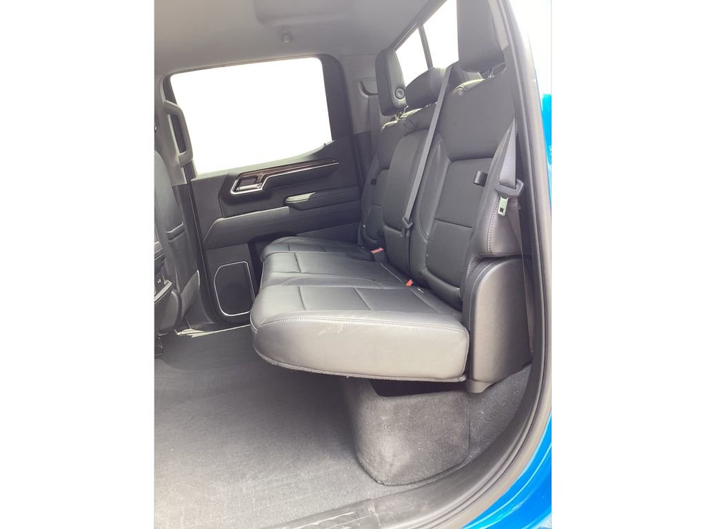 Used 2022 Chevrolet Silverado 1500 LT Trail Boss w/ LT Trail Boss Premium Package AWD/4WD image 11