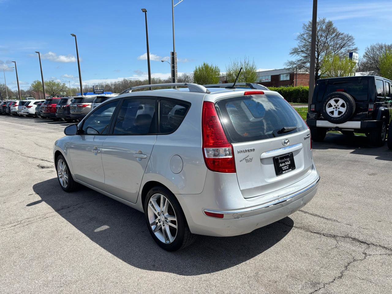 Used 2011 Hyundai Elantra image 5