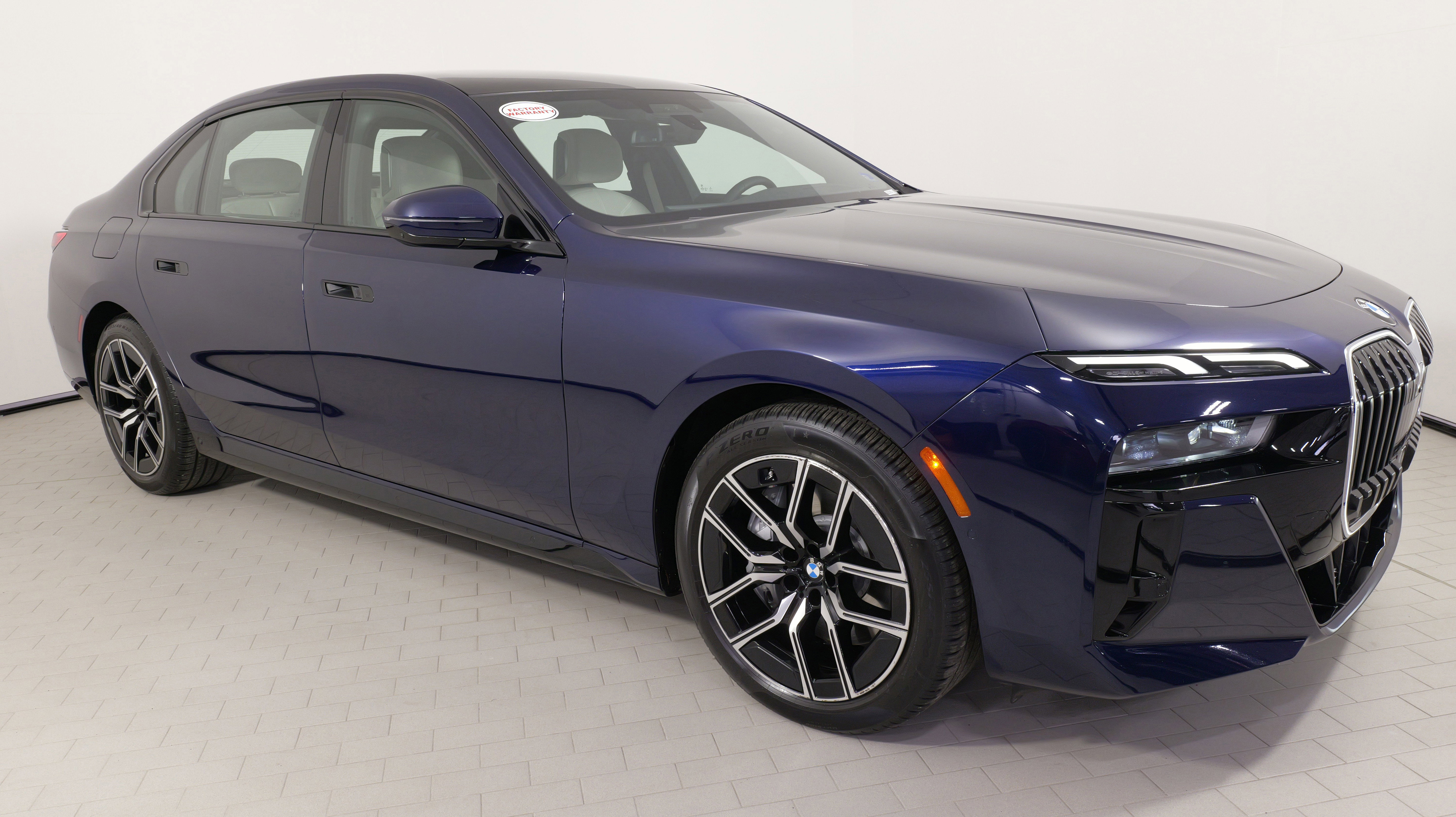 Used 2023 BMW 760i xDrive image 6