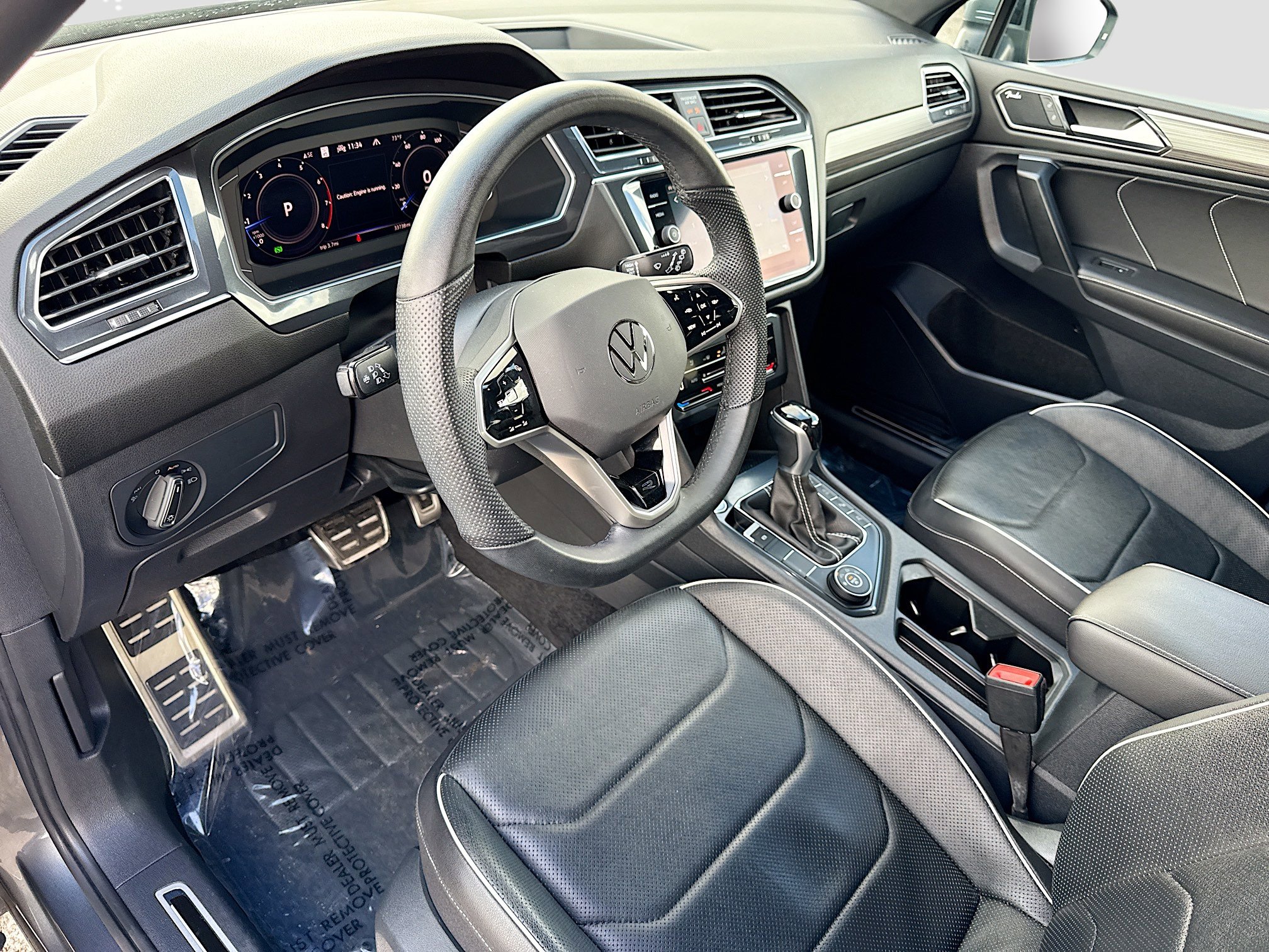 Used 2022 Volkswagen Tiguan SEL R-Line AWD/4WD image 25