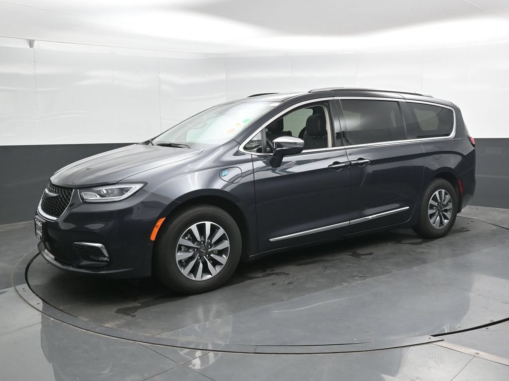 Used 2021 Chrysler Pacifica Limited w/ Premium & Safety Sphere Group FWD image 7