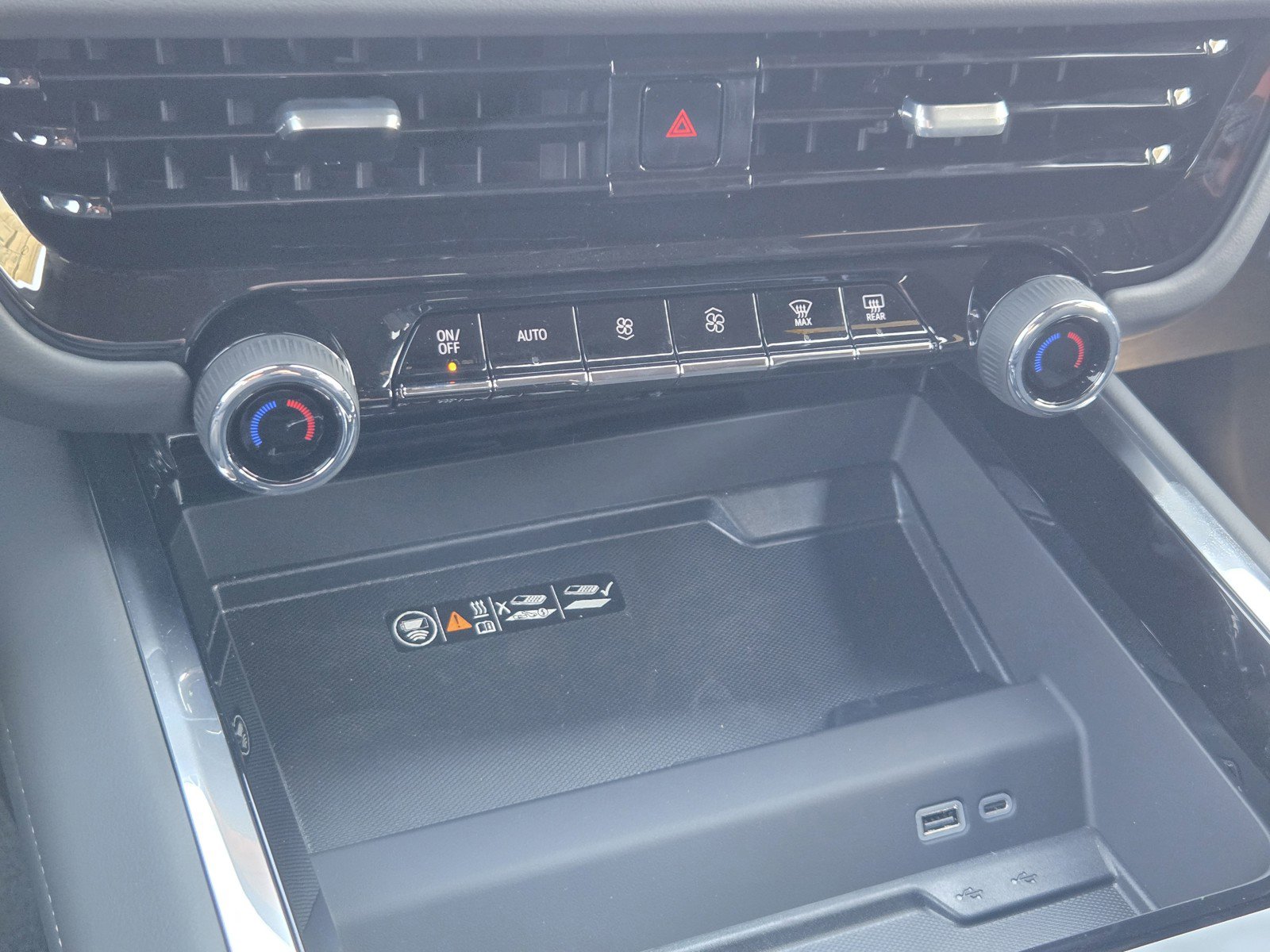 New 2026 Chevrolet Suburban Premier image 14