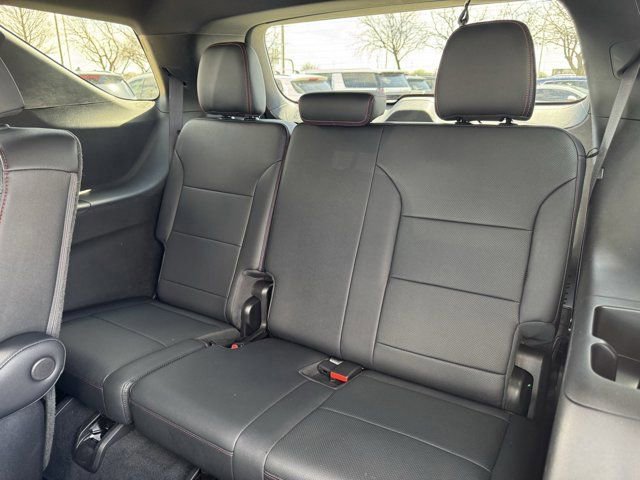 Used 2025 Chevrolet Traverse Z71 w/ Driver Confidence Package image 27