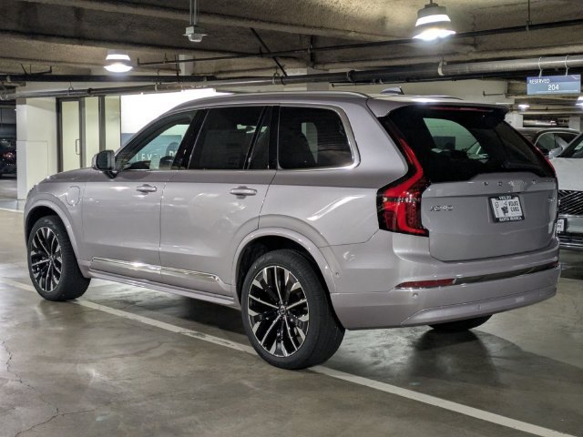 New 2026 Volvo XC90 T8 Plus w/ Protection Package AWD/4WD image 5