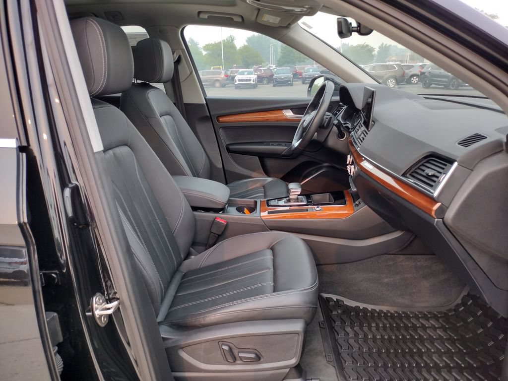 Used 2023 Audi Q5 2.0T Premium w/ Convenience Package AWD/4WD image 13