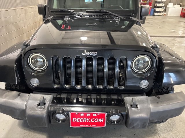 Used 2017 Jeep Wrangler Unlimited Sahara image 9