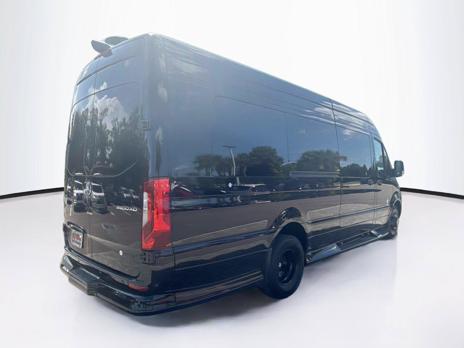 Used 2024 Mercedes-Benz Sprinter 3500 w/ Parking Package image 5