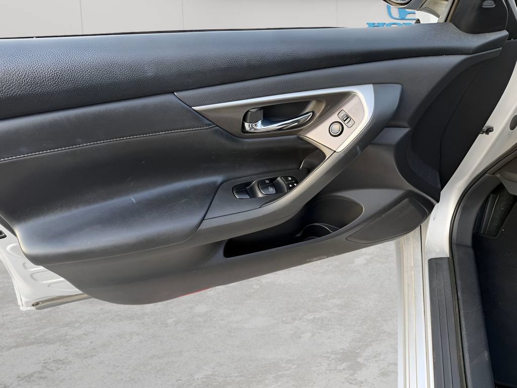 Used 2015 Nissan Altima 3.5 SL FWD image 14